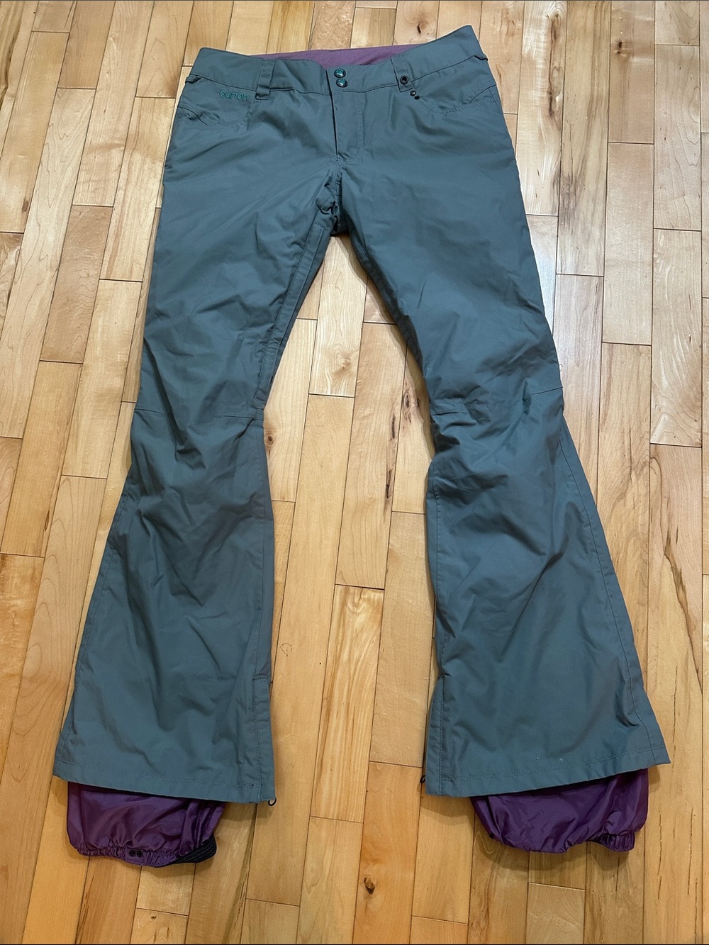 NWOT Burton White Collection Ski Pants in Sage Colour